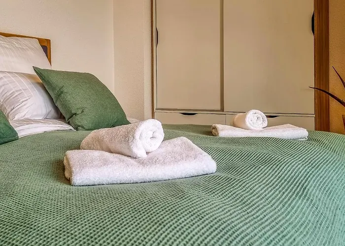 Wiluka Penthouse Mit Grosser Dachterasse Nachhaltig Eingerichtet Netflix