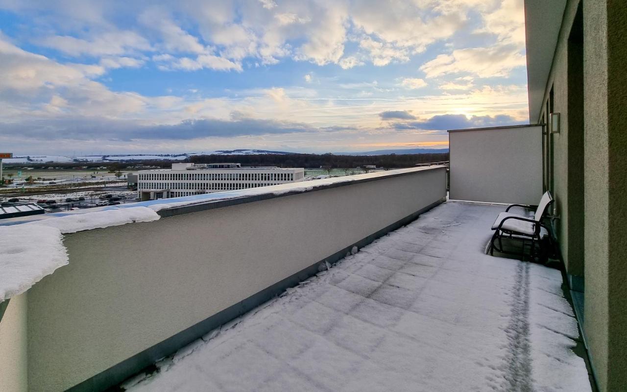 Wiluka Penthouse Mit Grosser Dachterasse Nachhaltig Eingerichtet Netflix Apartment